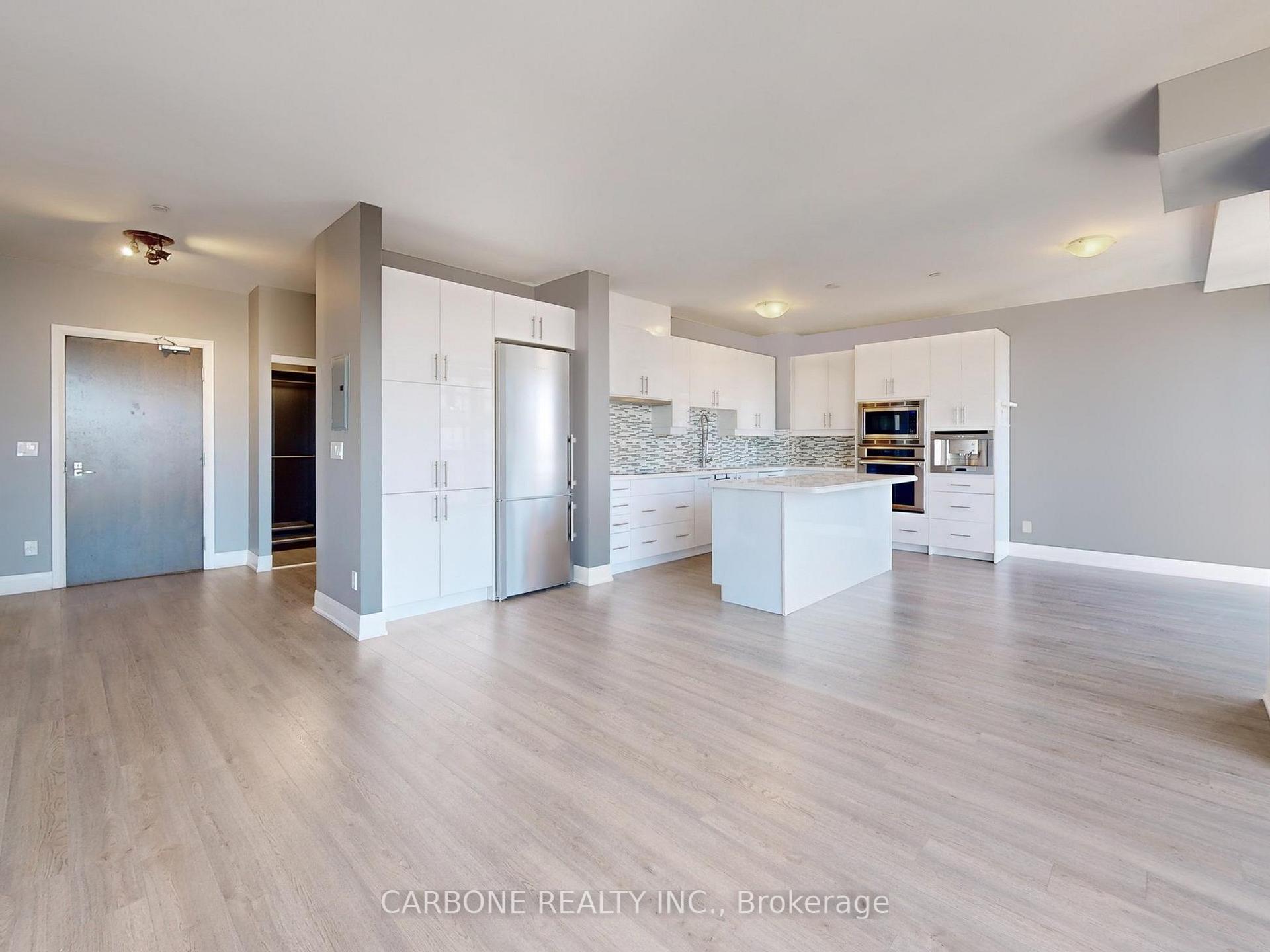 3 Bedrooms Condo at 2900 Hwy 7, Vaughan For sale