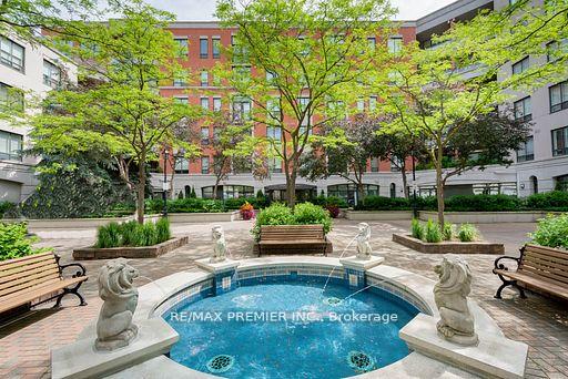 2 Bedrooms Condo at 53 Woodbridge, Vaughan For sale