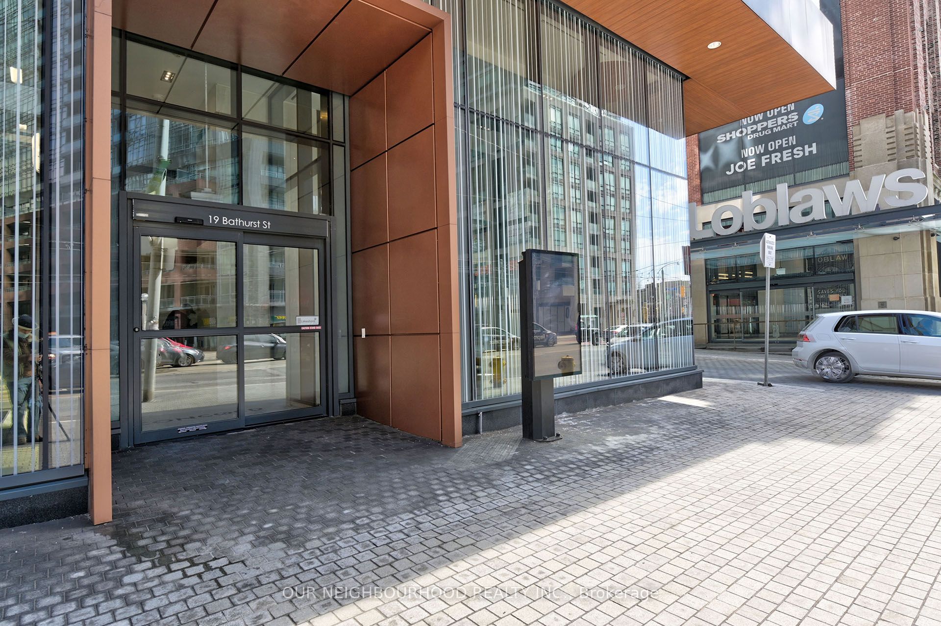 19 Bathurst Street, #2111