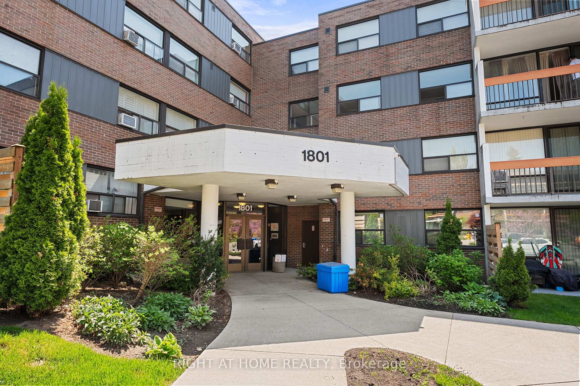 4 Bedrooms Condo at 1801 O’connor, Toronto For sale