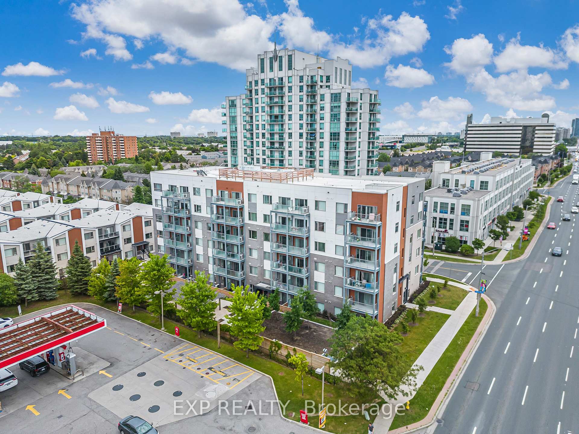 2 Bedrooms Condo at 20 Orchid Place, Toronto For sale