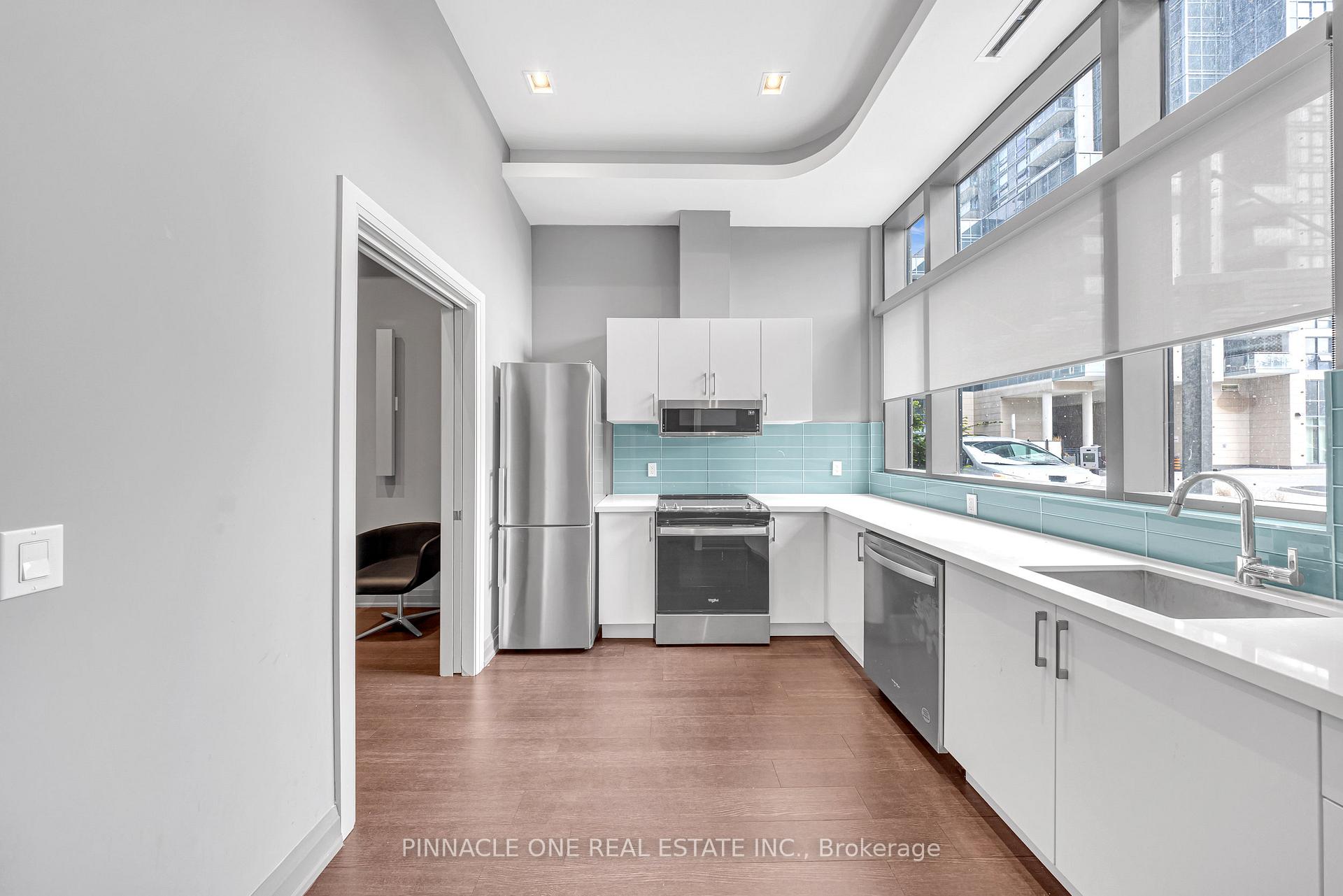 2 Bedrooms Condo at 30 Meadowglen, Toronto For sale