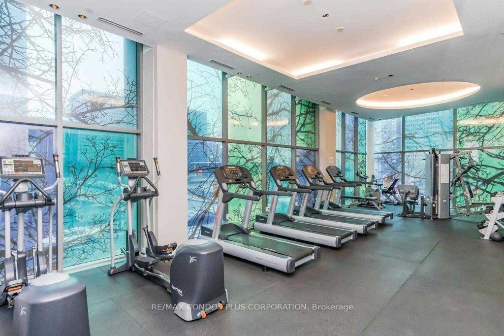 2 Bedrooms Condo at 38 Grenville, Toronto For sale
