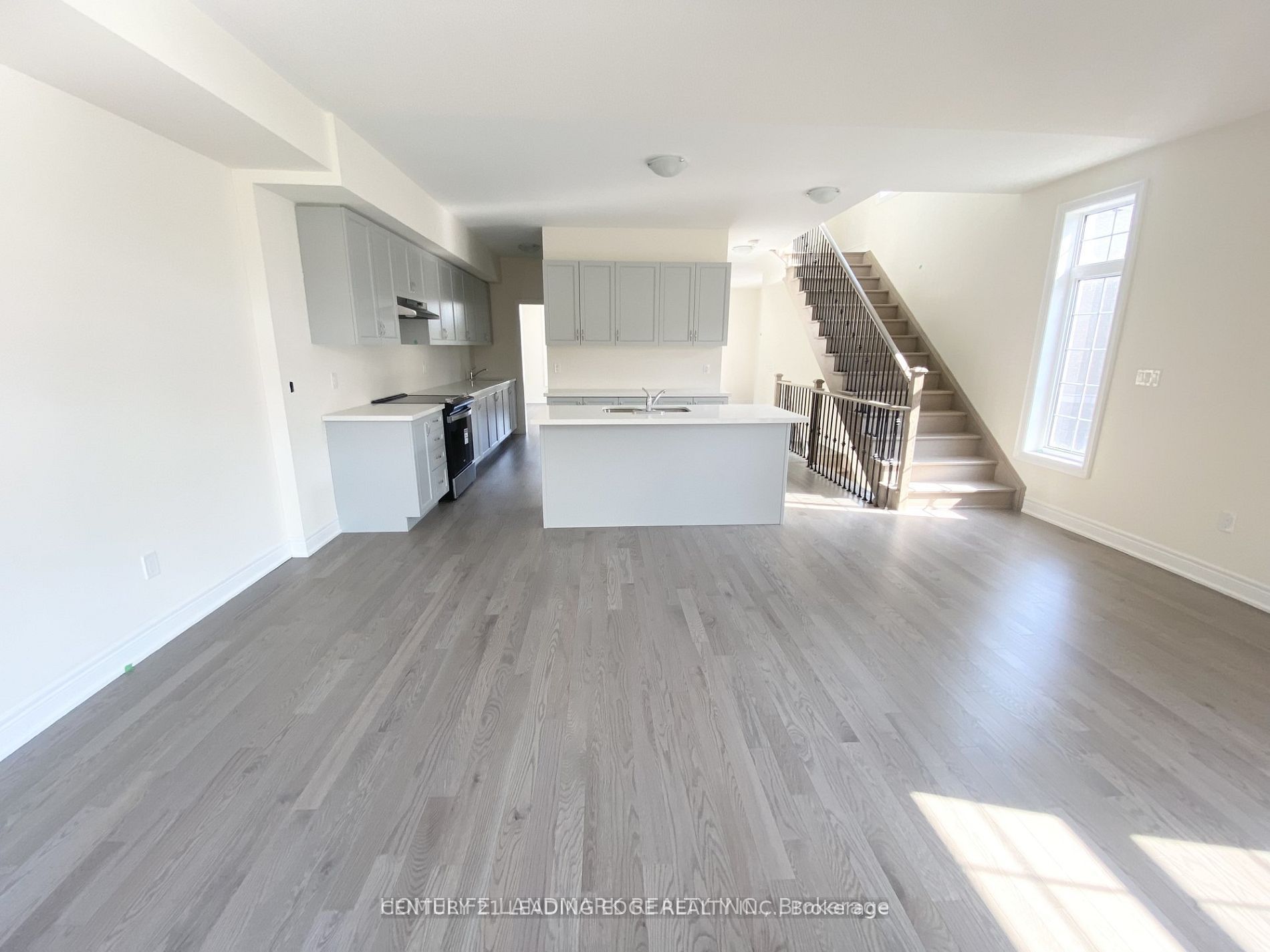 2 phillipsen Way