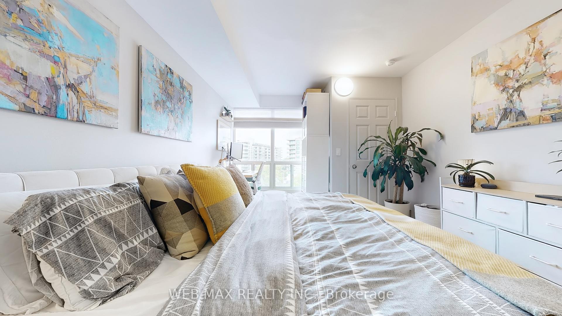 2 Bedrooms Condo at 906 Sheppard, Toronto For sale