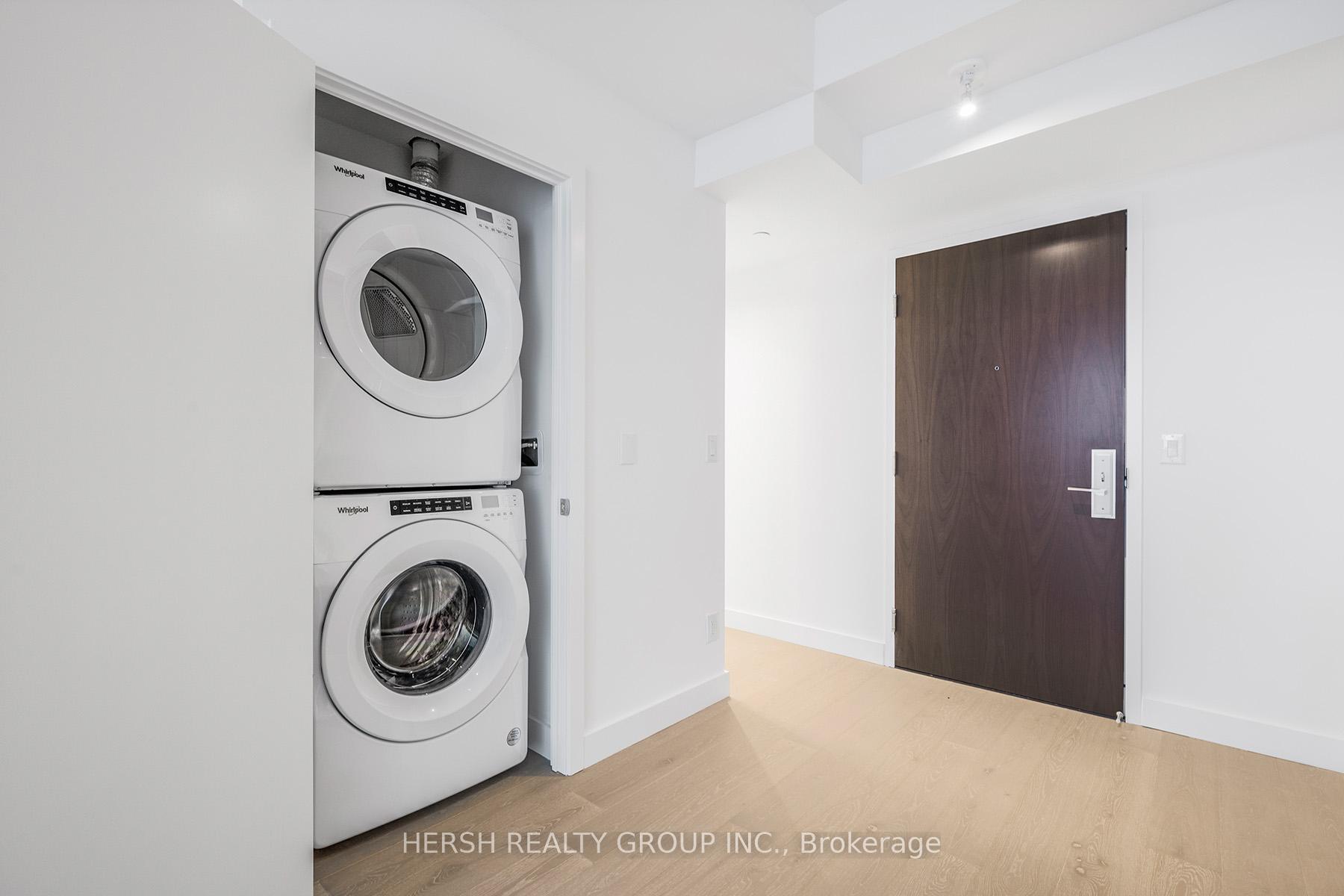 2 Bedrooms Condo at 160 Kingsway,  Toronto For sale