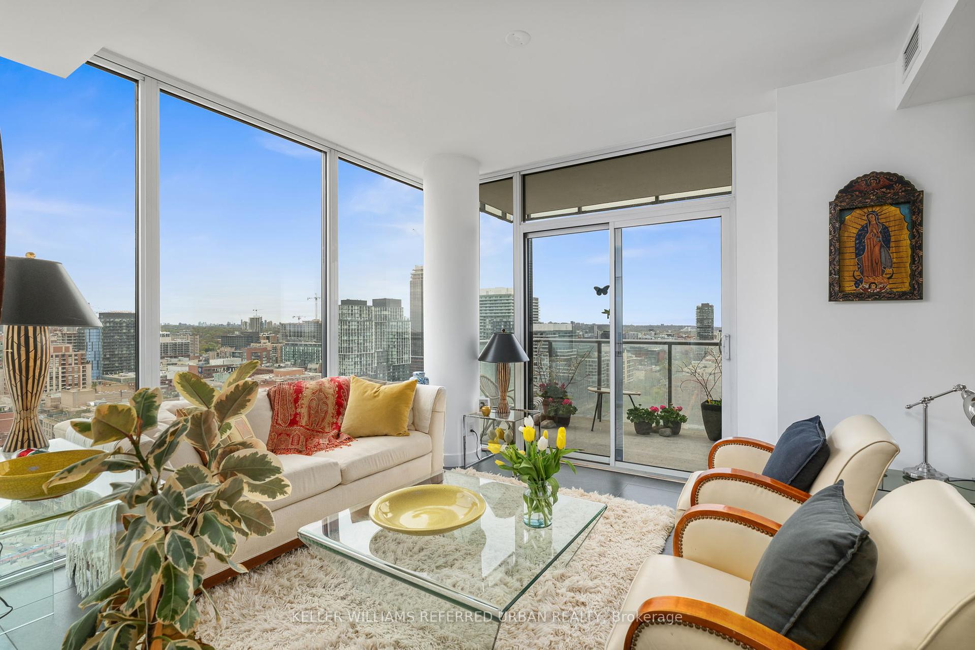 2 Bedrooms Condo at 1 Market, Toronto For sale