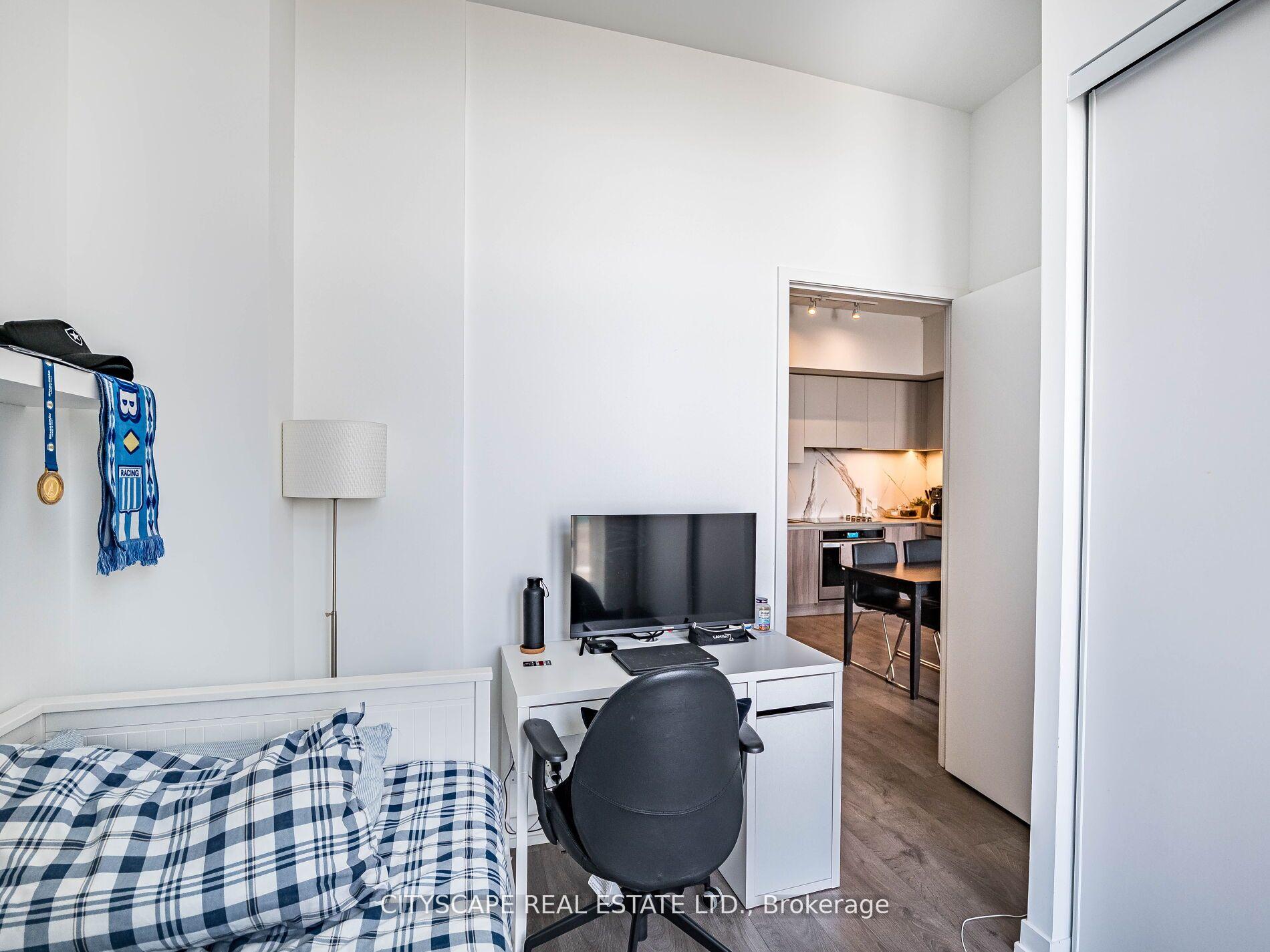 4 Bedrooms Condo at 9 Buttermill, Vaughan For sale