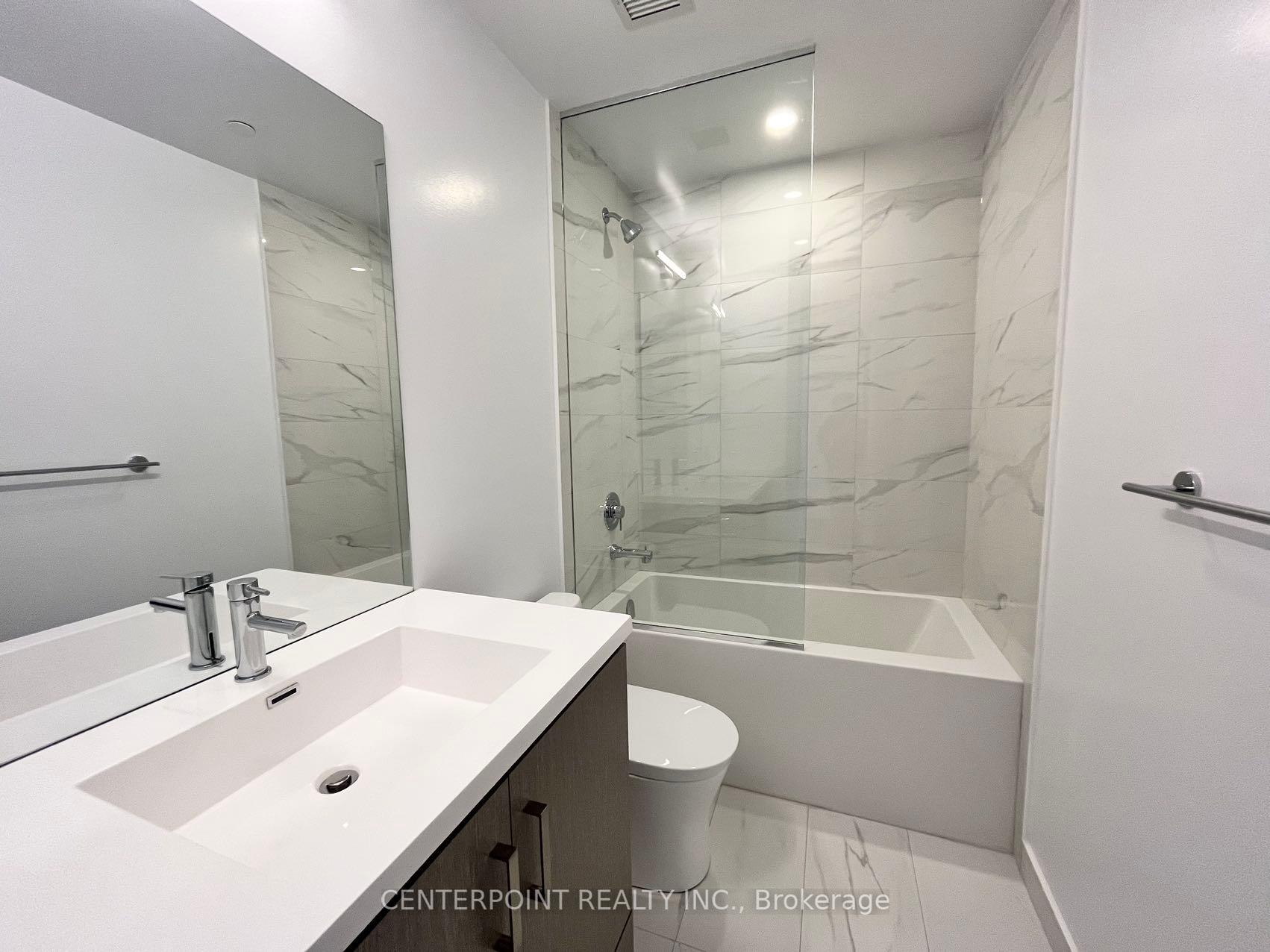 2 Bedrooms Condo at 38 Honeycrisp,  Vaughan For sale