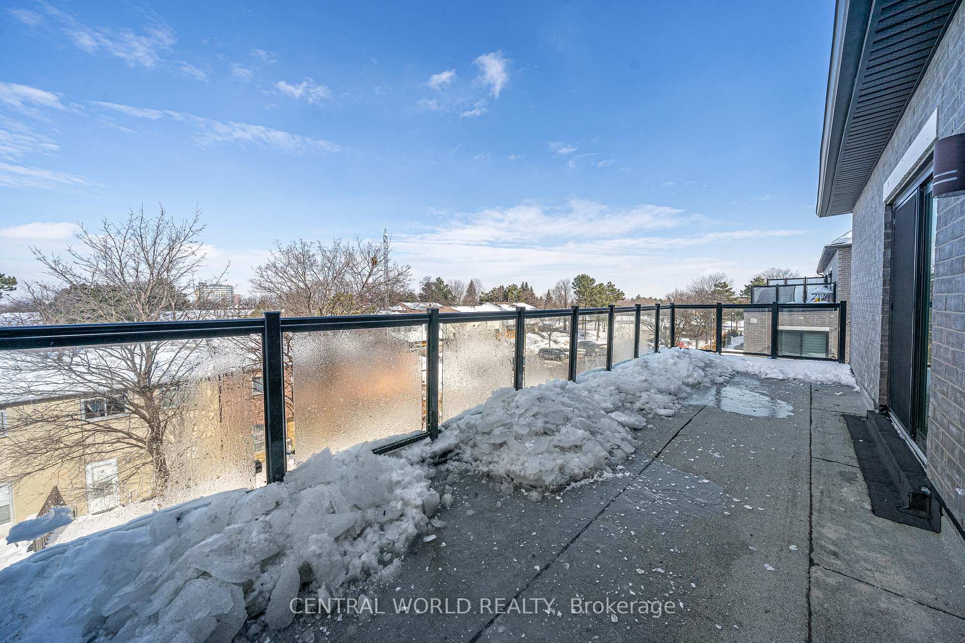 2 Bedrooms Condo at 50 Morecambe, Toronto For sale