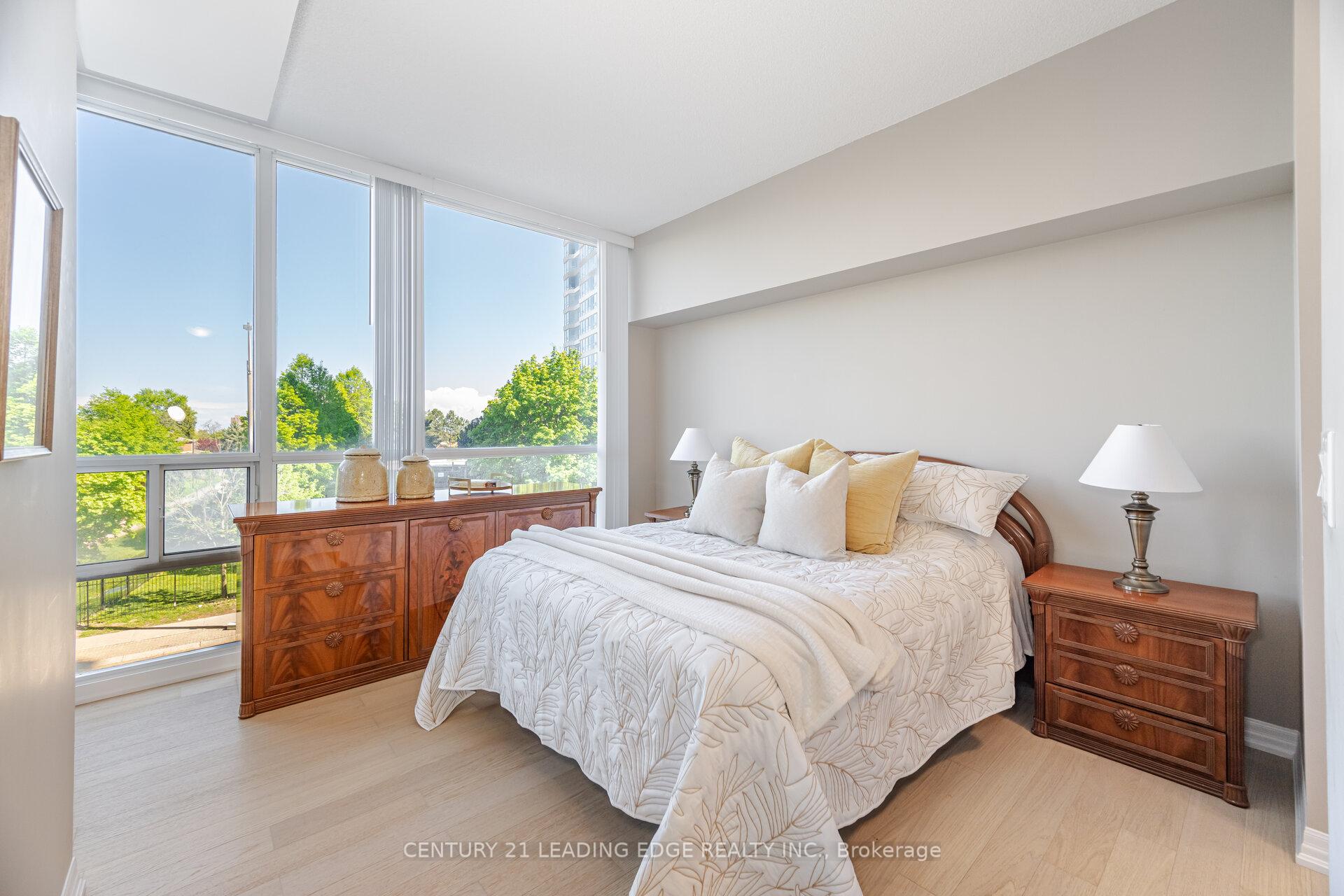 3 Bedrooms Co-op at 223 Webb, Mississauga For sale