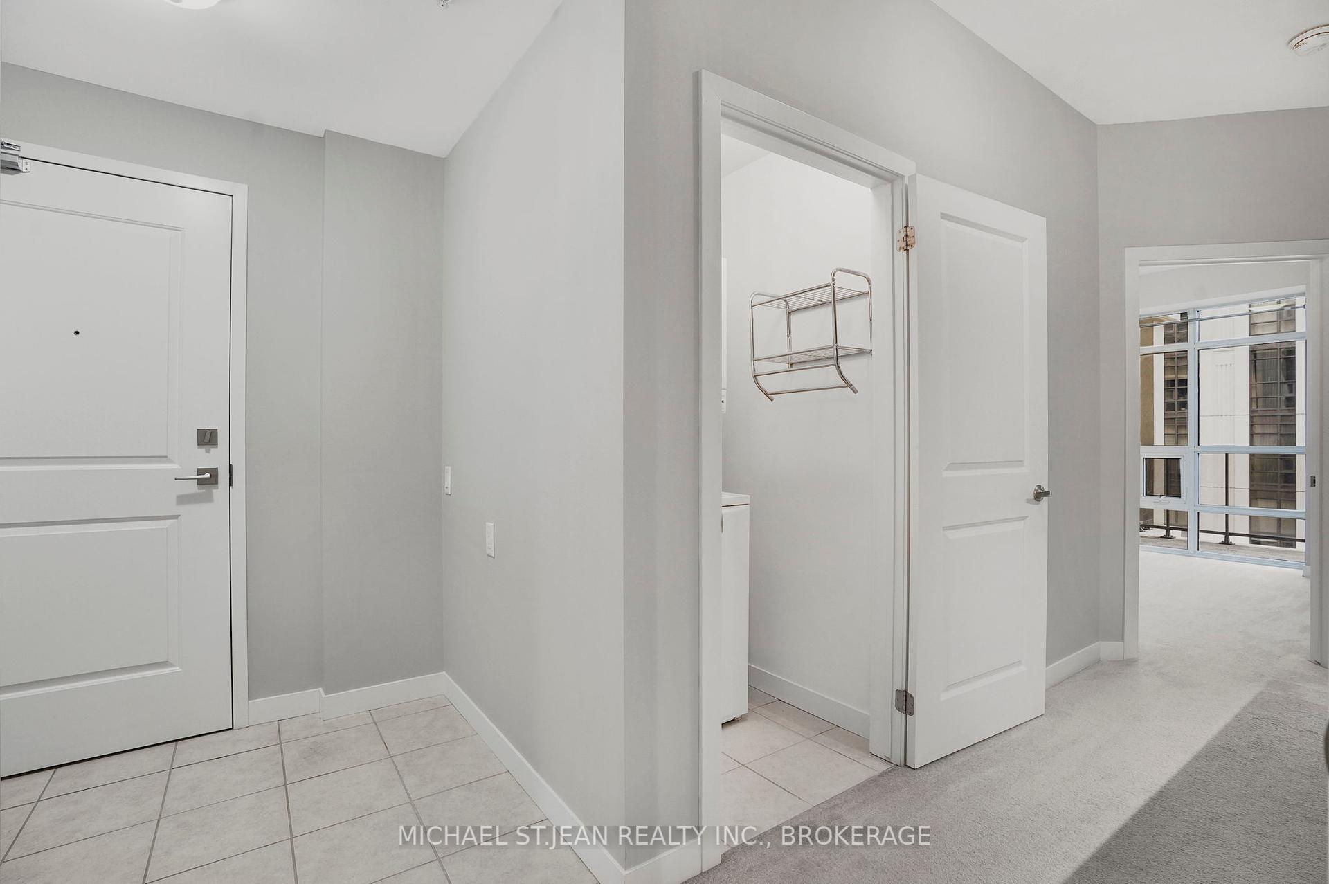 1 Bedroom Condo at 85 Robinson,  Hamilton For sale