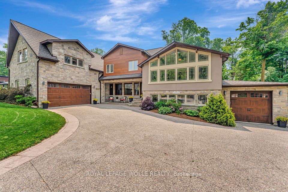 11 Maple Hill