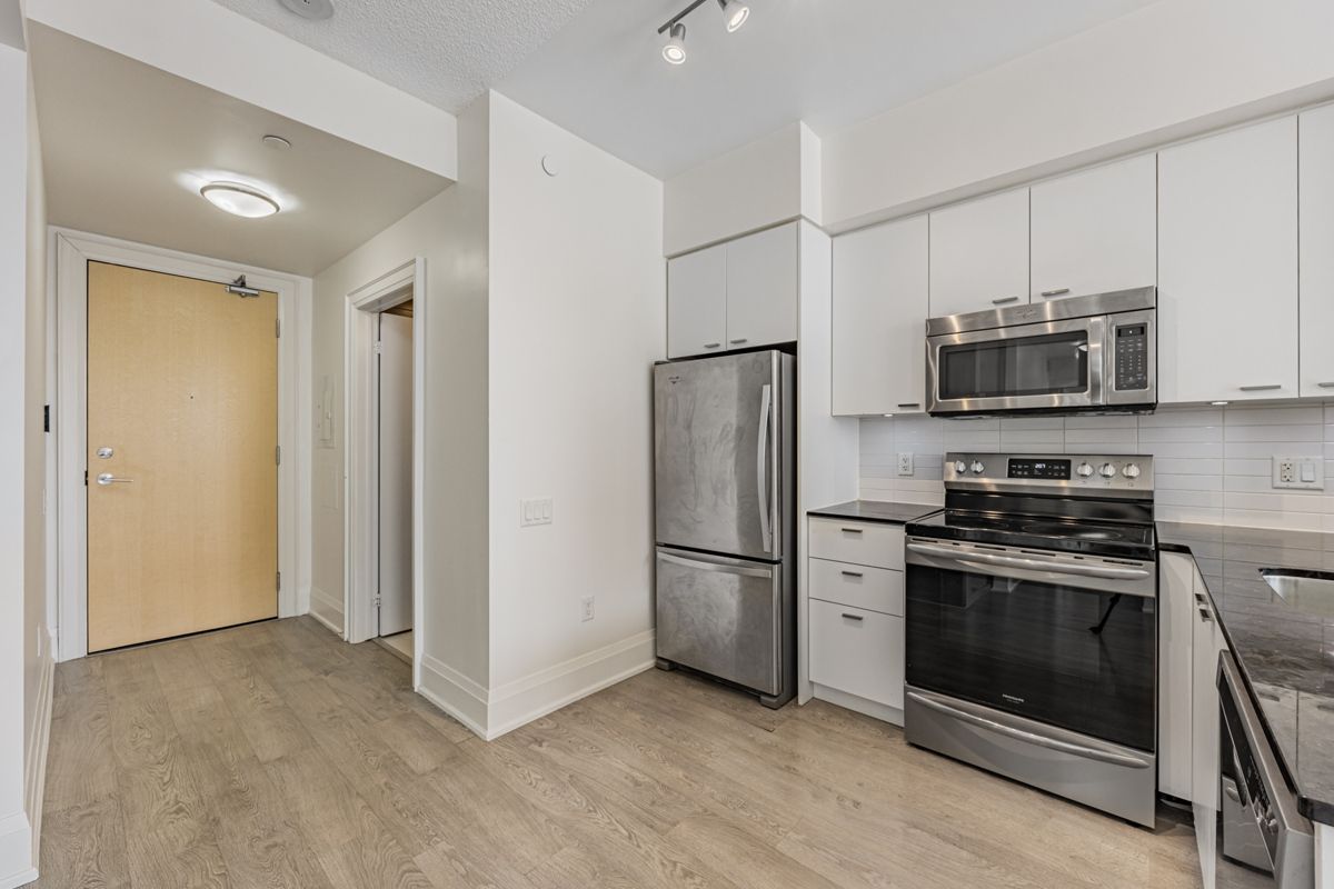 30 Roehampton Avenue 413