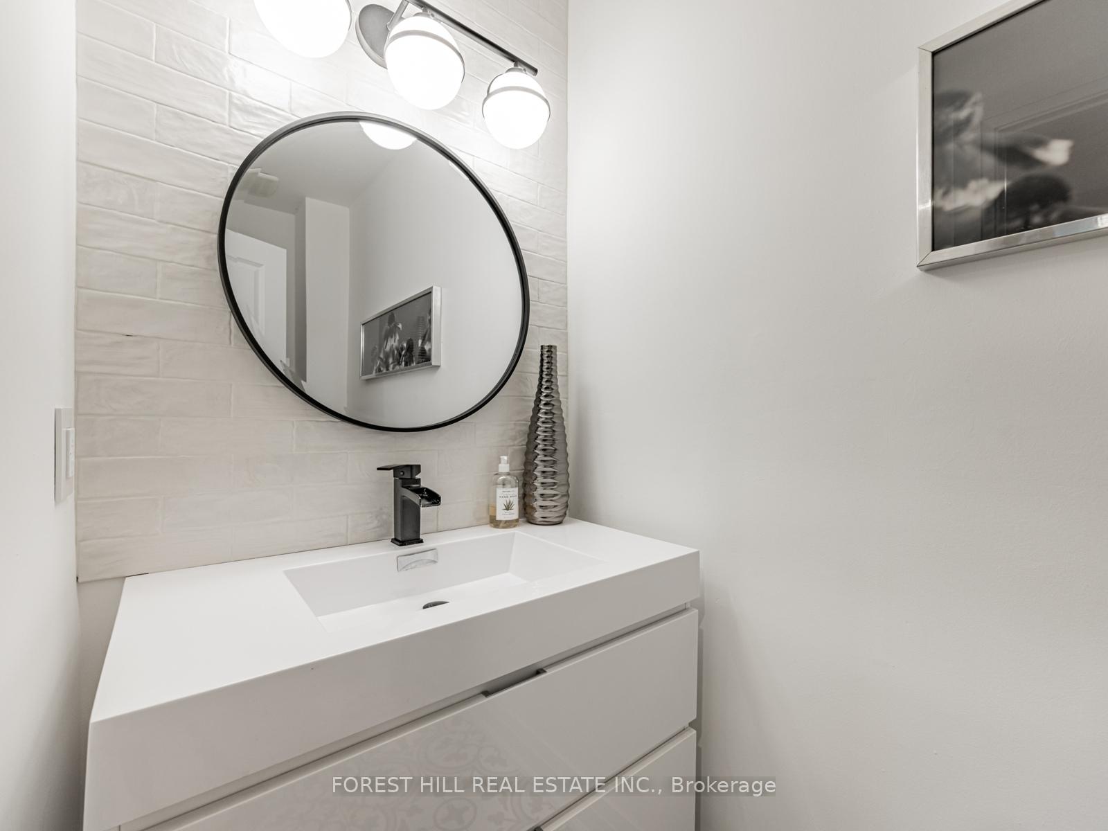 4 Bedrooms Condo at 51 Broadfield, Toronto For sale