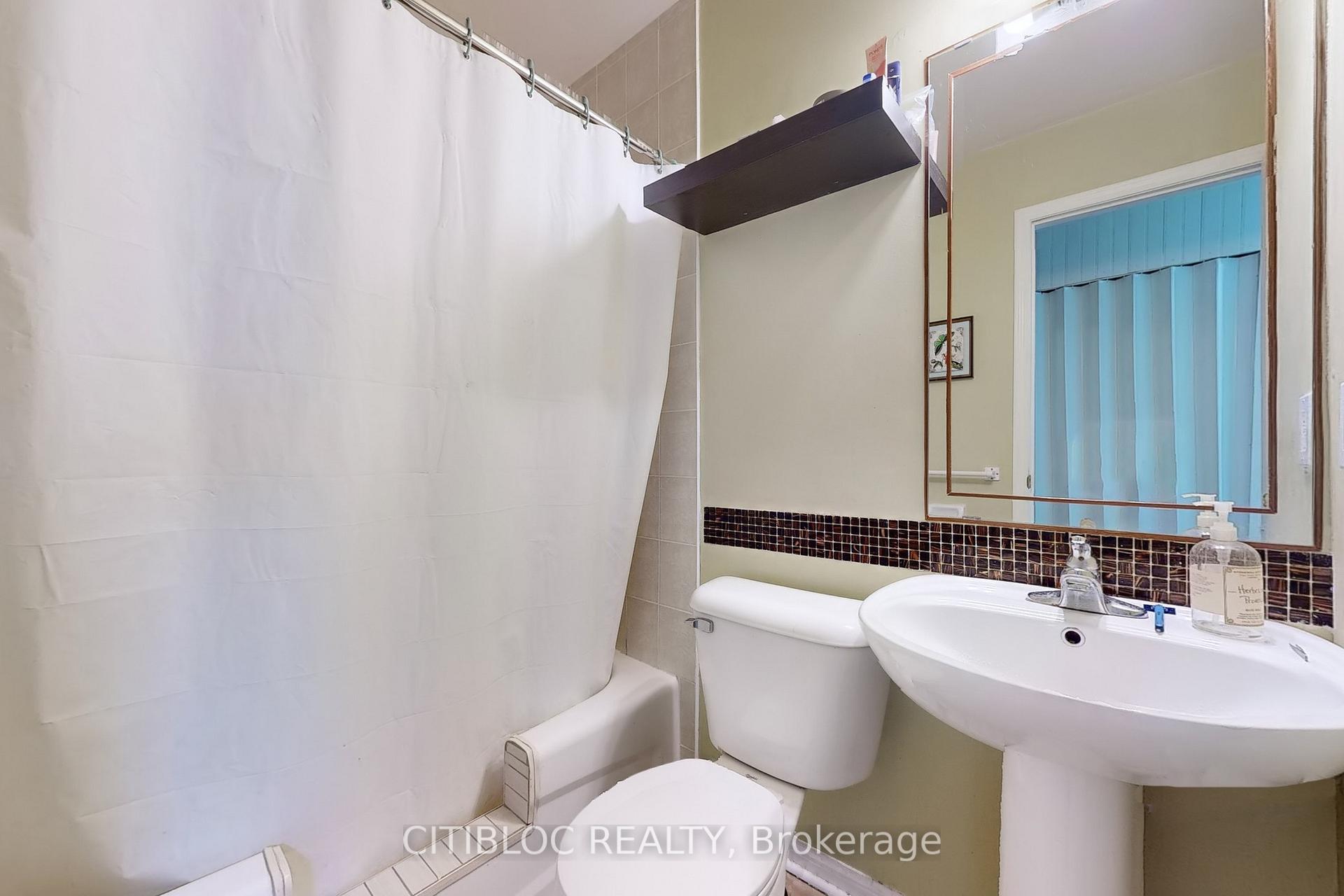 4 Bedrooms Condo at 3029 Finch, Toronto For sale