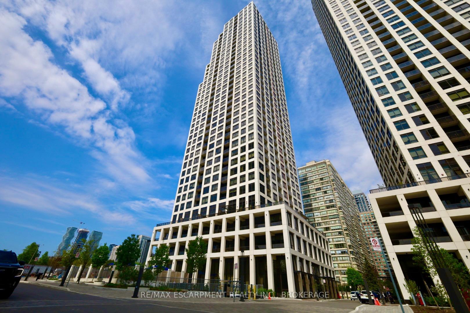 2 Bedrooms Condo at 36 Elm, Mississauga For sale