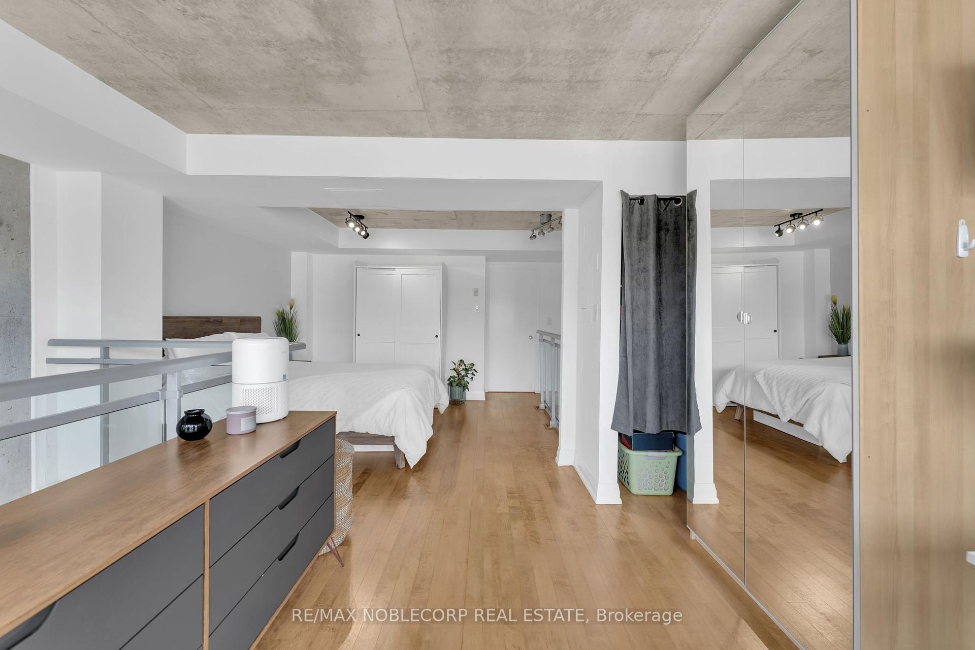 2 Bedrooms Condo at 954 King, Toronto For sale