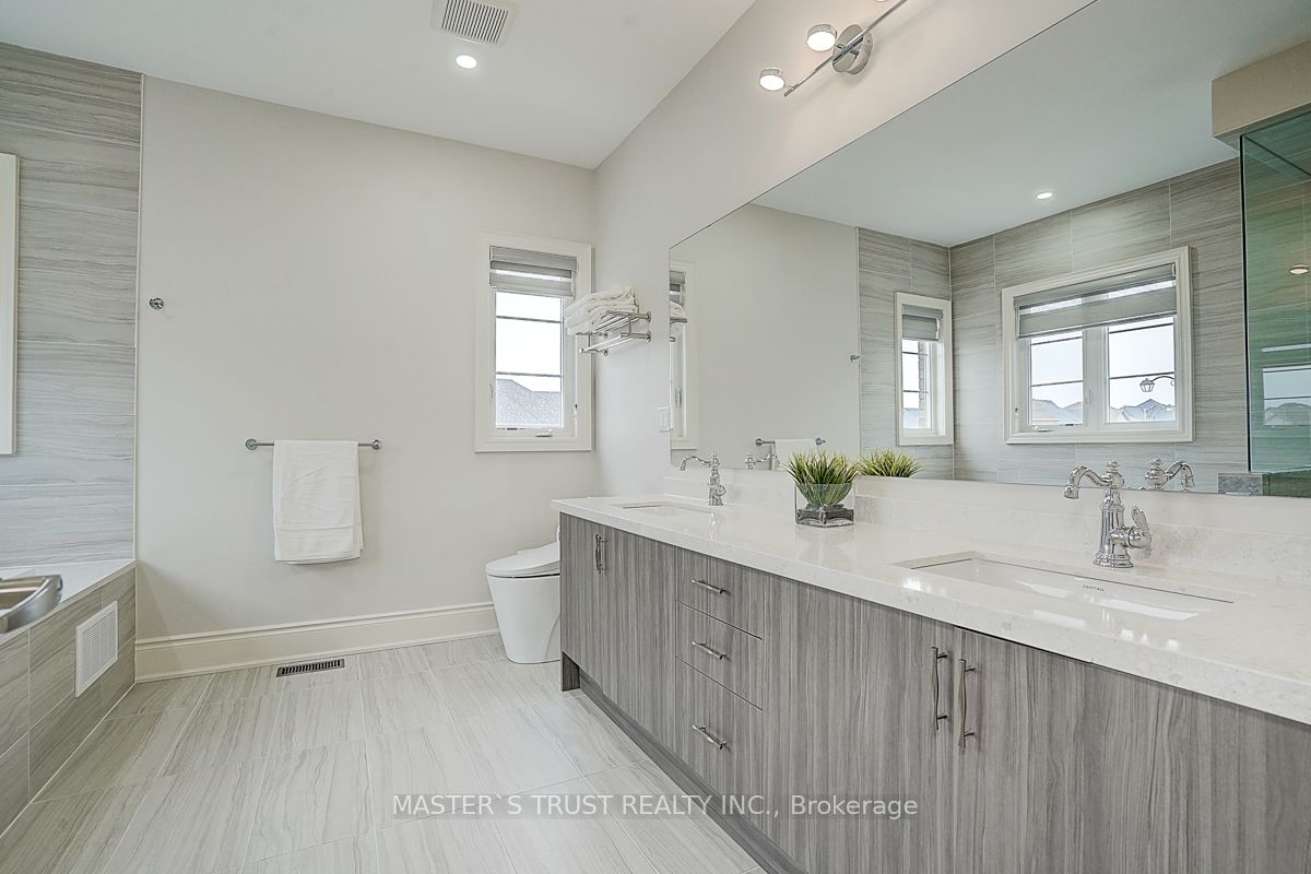 220 Wesmina Avenue, Whitchurch-Stouffville Stouffville