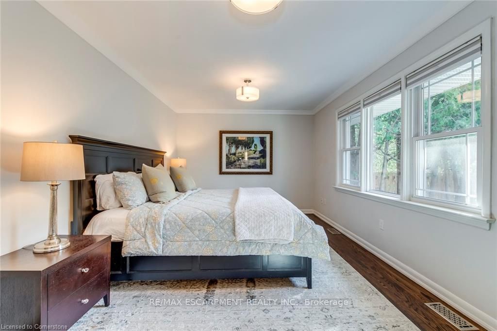 4306 Lakeshore Road