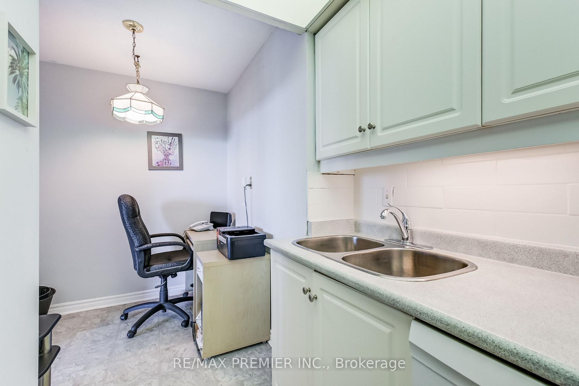 1 Bedroom Condo at 1333 Bloor, Mississauga For sale