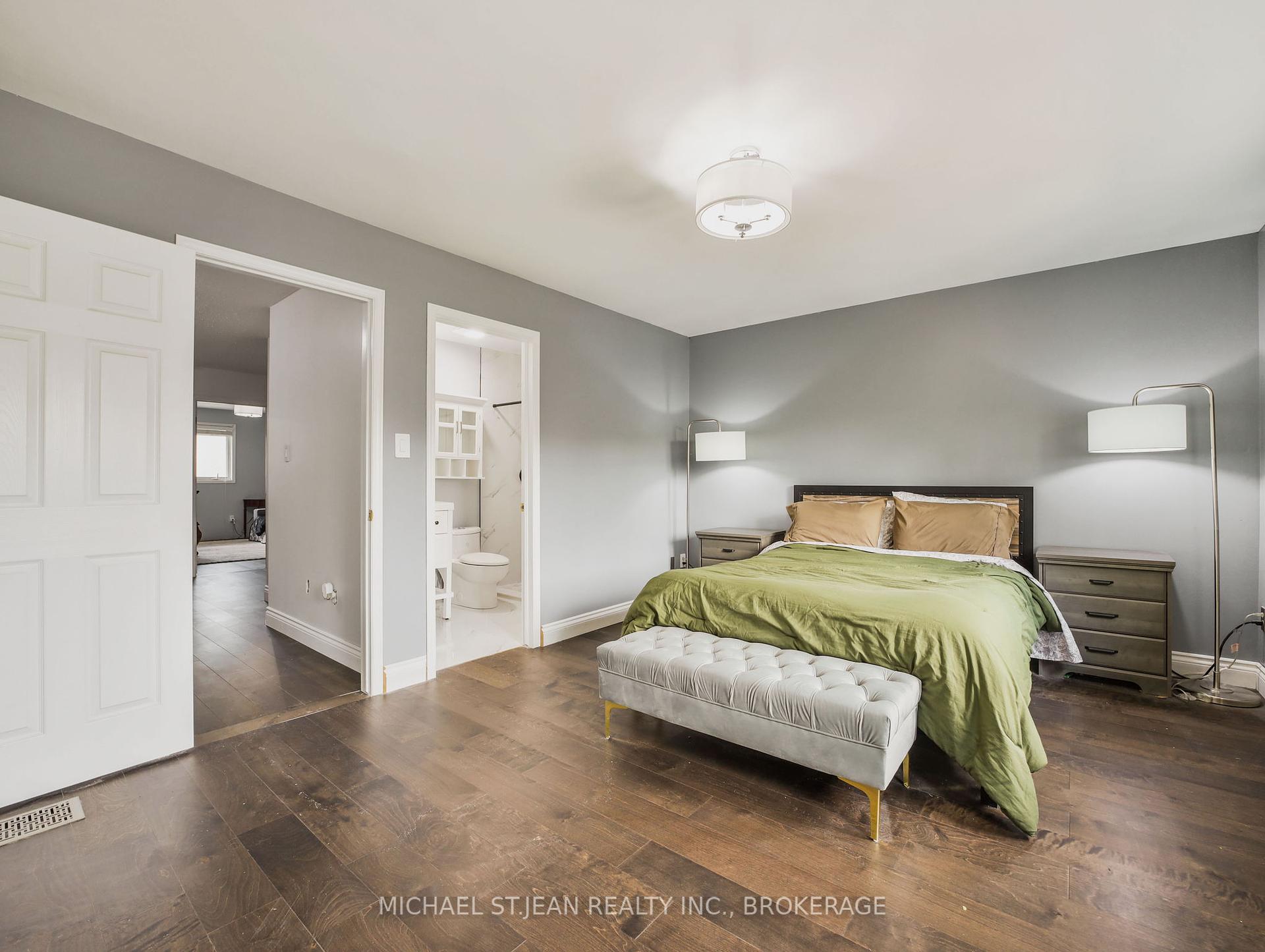 3 Bedrooms Condo at 1889 Upper Wentworth, Hamilton For sale
