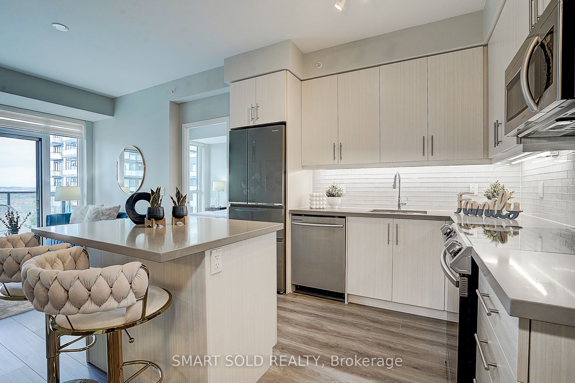 75 Oneida Crescent, #1511