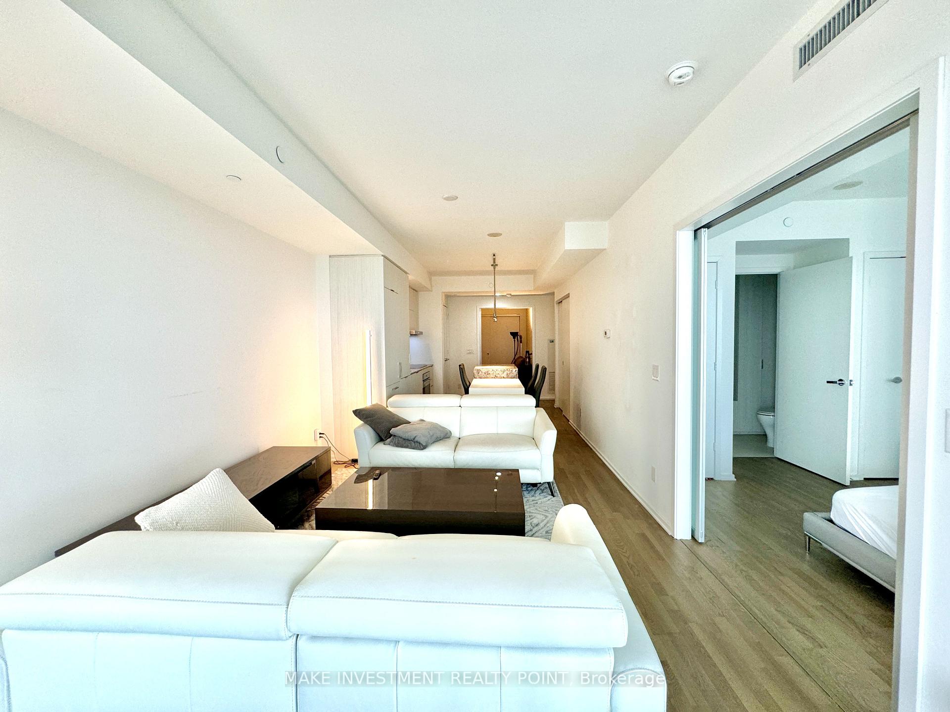 3 Bedrooms Condo at 1 Bloor,  Toronto For sale