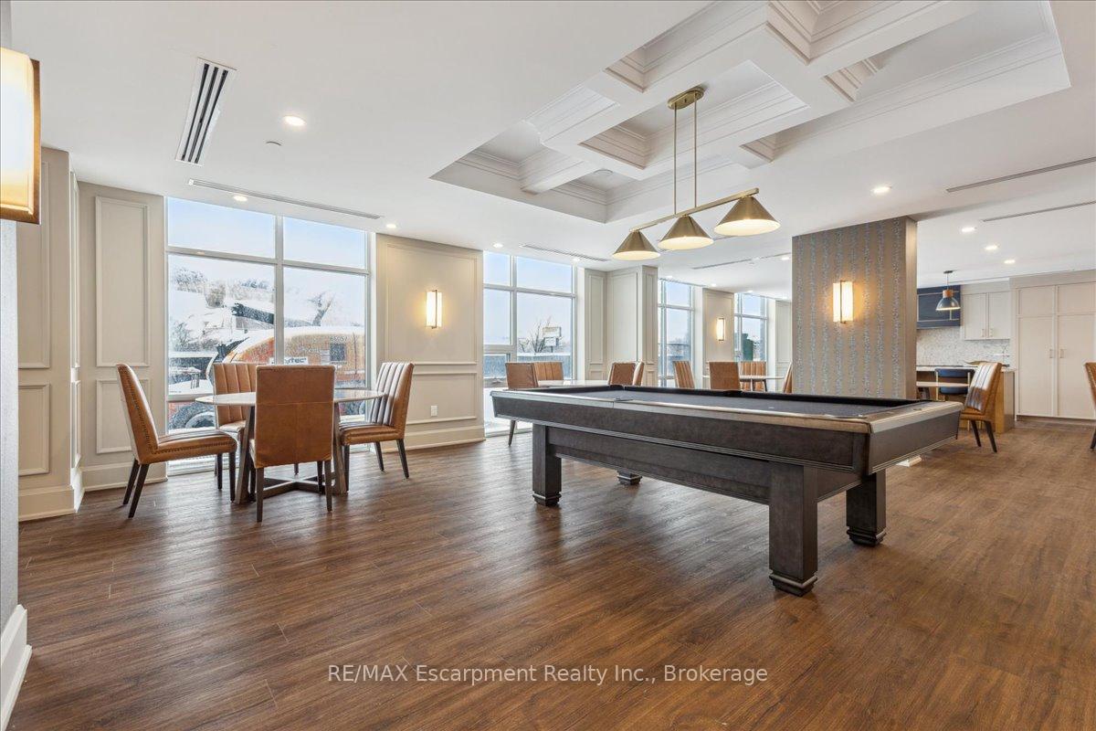 2 Bedrooms Condo at 450 Dundas,  Hamilton For sale