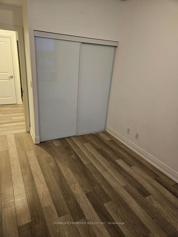 https://trreb-image.ampre.ca/6zSkCP2MHUDKl31EktrHKjNOlvyZV3DVCBD7JyJAjyM/rs:fit:960:960/wm:.5:so:0:50:.4/wmsh:10/wmt:PHNwYW4gZm9yZWdyb3VuZD0nd2hpdGUnIGZvbnQ9JzY4Jz5IT01FTElGRSBGUk9OVElFUiBSRUFMVFkgSU5DLiwgQnJva2VyYWdlPC9zcGFuPg/L3RycmViL2xpc3RpbmdzLzQwLzk0LzgwLzE4L3AvNGNkYWZlZmItNWQ3NC00OGJkLTkxMTYtZWFhYzhmNTZiNTllLmpwZw.jpg