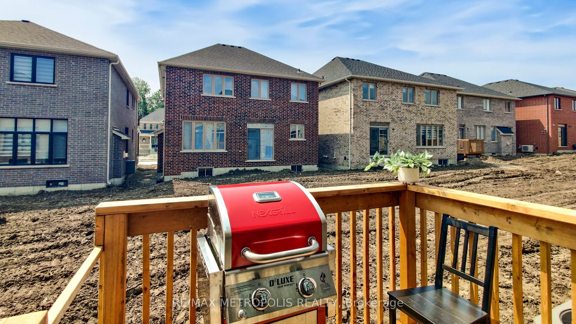 1315 Davis Loop