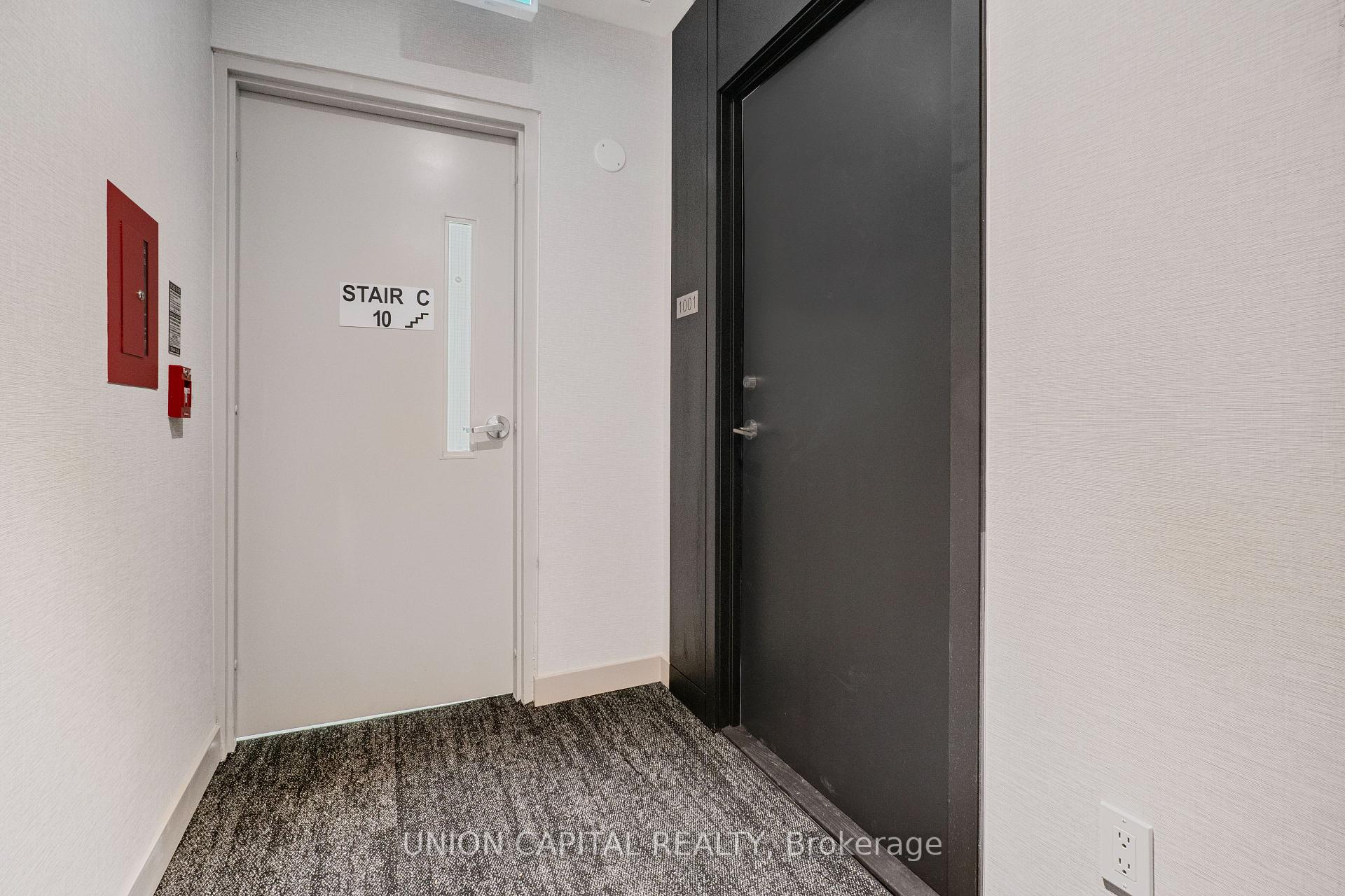 1 Bedroom Condo at 82 Dalhousie,  Toronto For sale