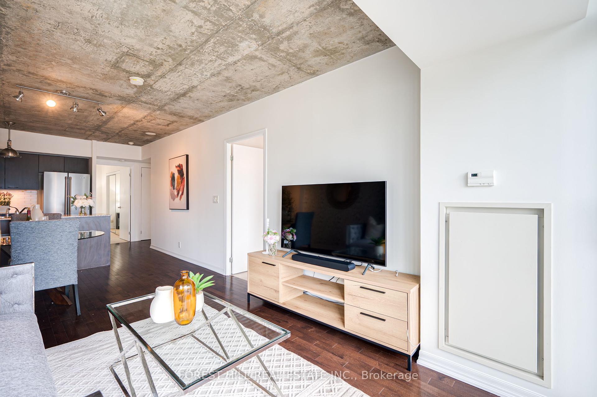 2 Bedrooms Condo at 22 Wellesley, Toronto For sale