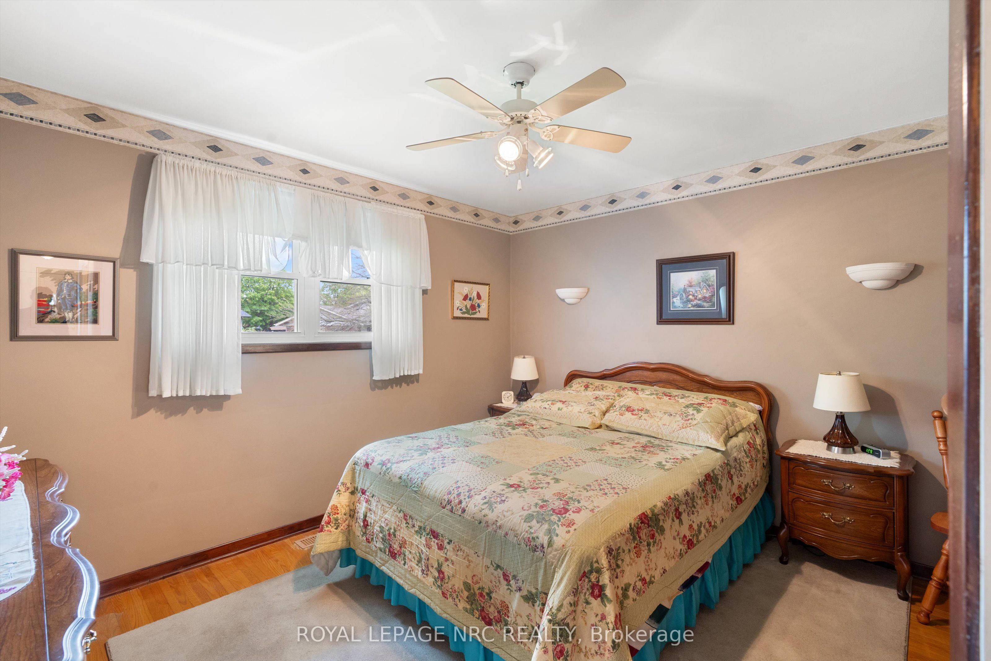 96 Lakeshore Road