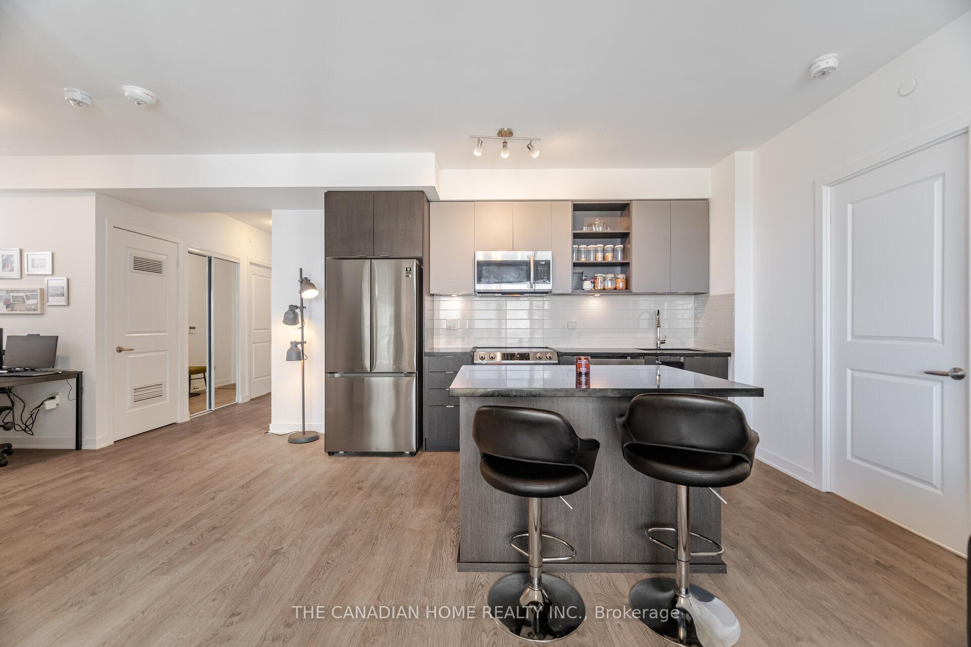 3 Bedrooms Condo at 4655 Metcalfe, Mississauga For sale