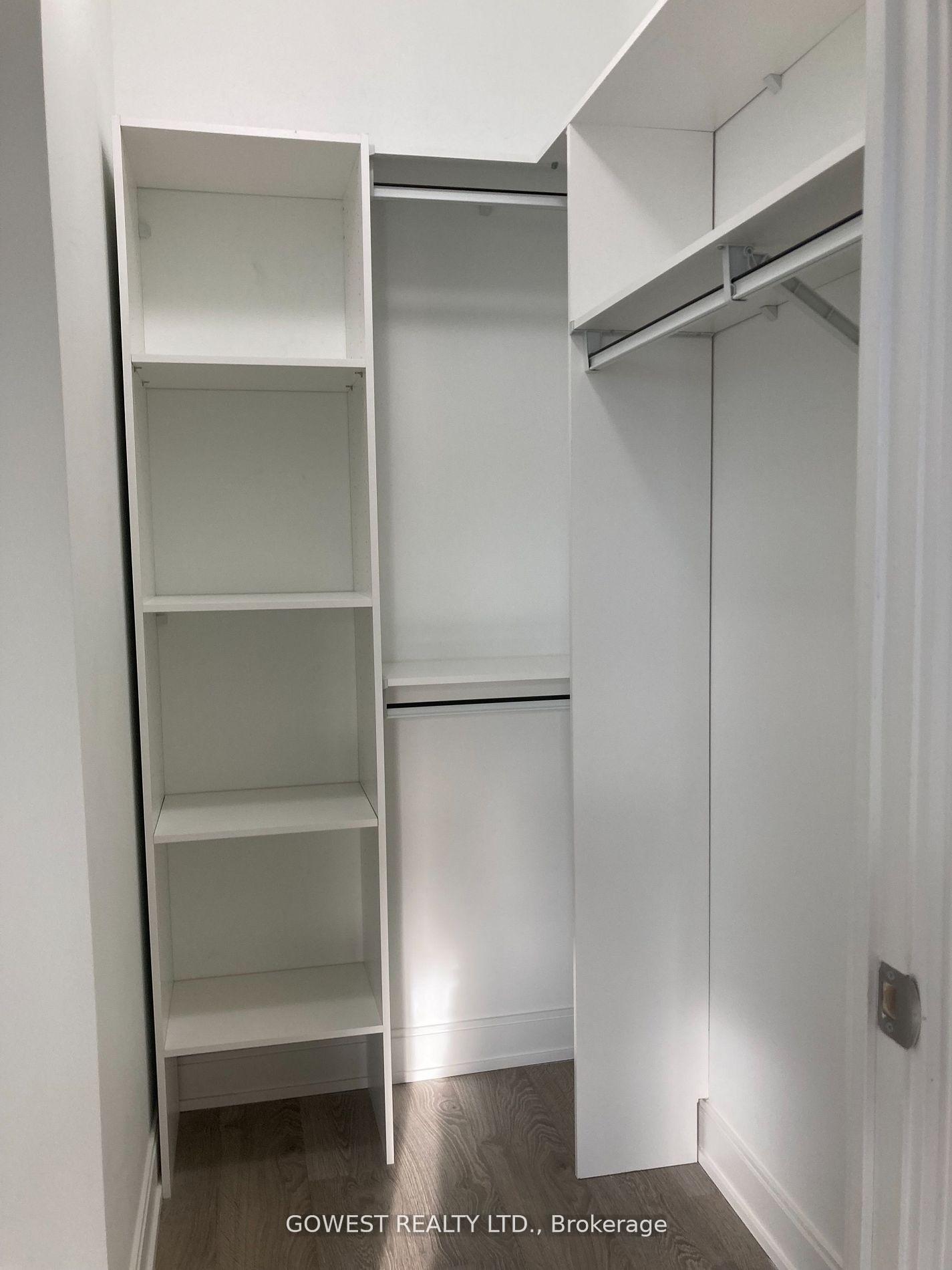 2 Bedrooms Condo at 70 Annie Craig,  Toronto For sale