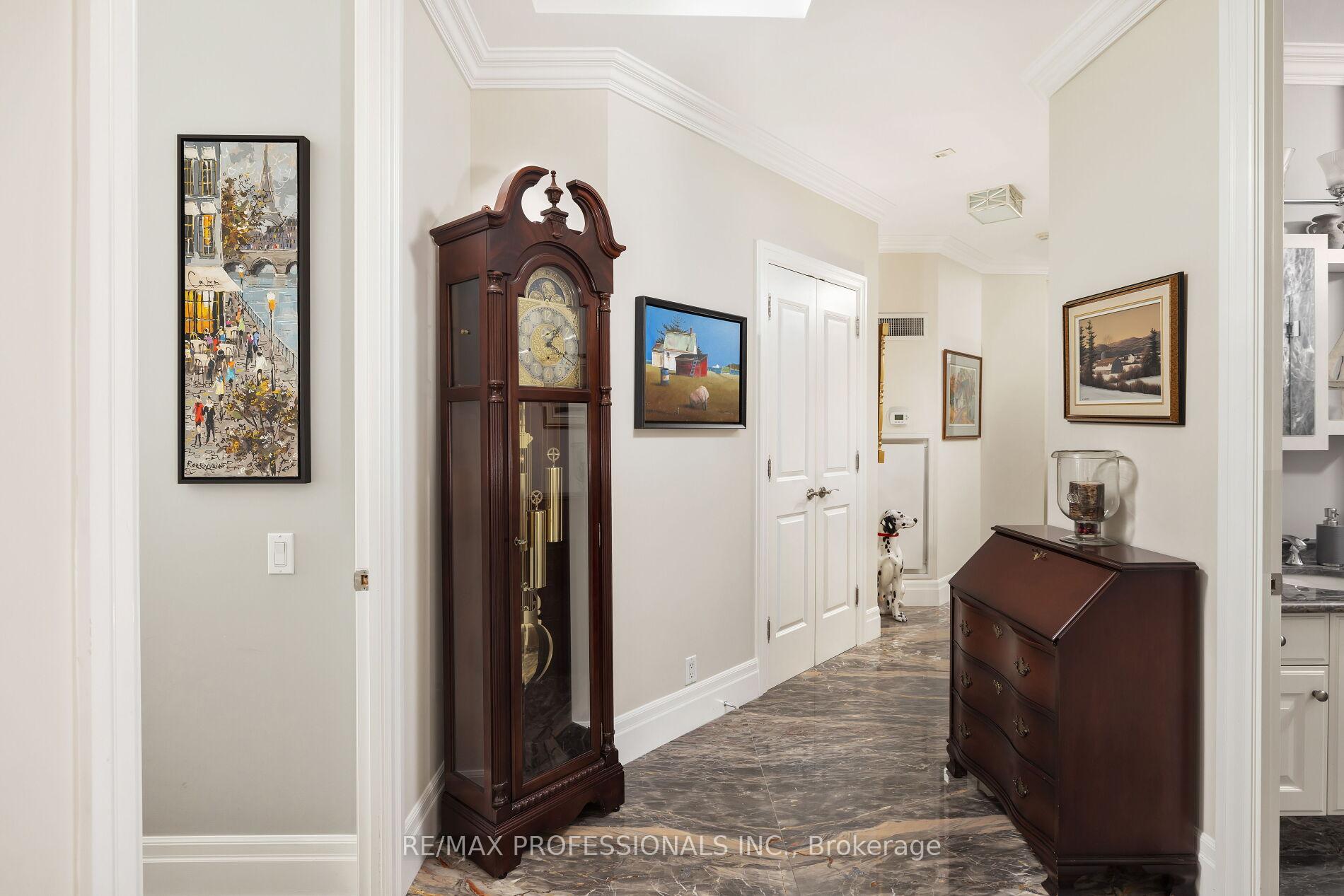 3 Bedrooms Condo at 9 Burnhamthorpe, Toronto For sale