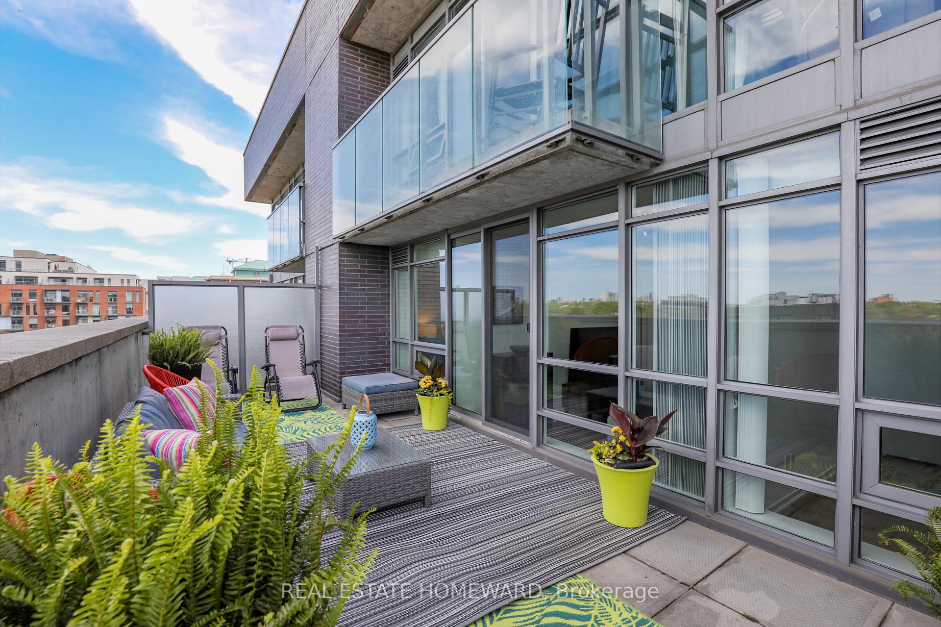2 Bedrooms Condo at 68 Abell, Toronto For sale