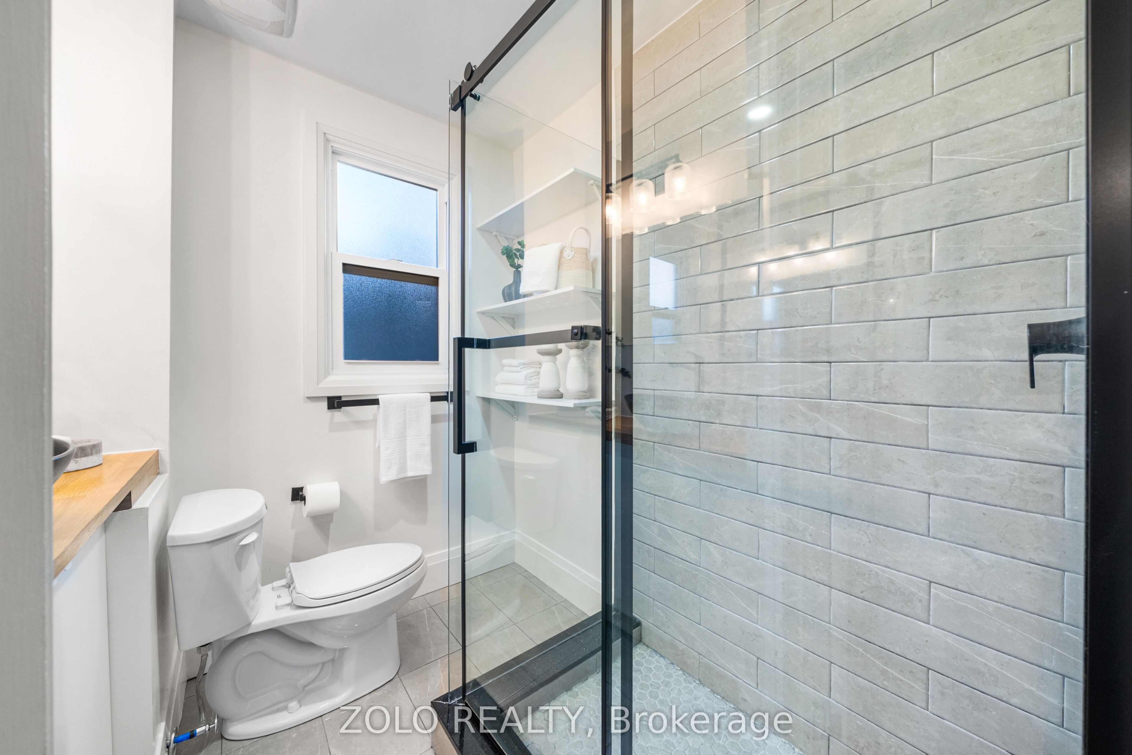 82 Bellwoods Avenue