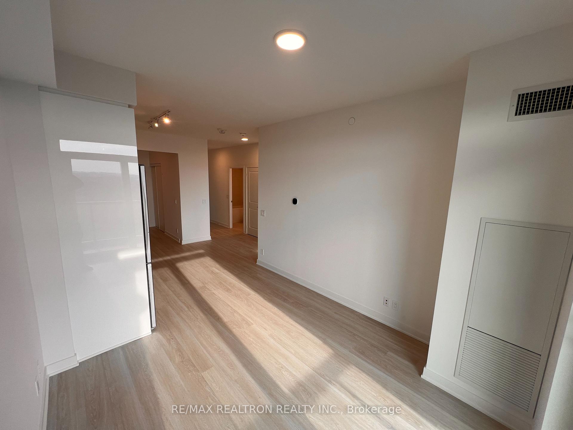 2 Bedrooms Co-op at 30 Upper Mall,  Vaughan For sale