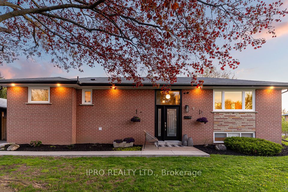 43 Sherwood Crescent