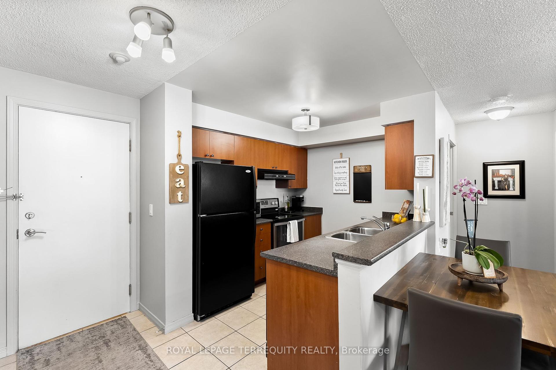 3 Bedrooms Condo at 3650 Kingston RD, Toronto For sale