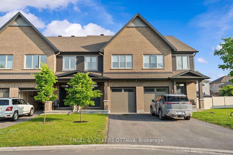 523 Manhattan Court, Russell, ON K4R 0G1