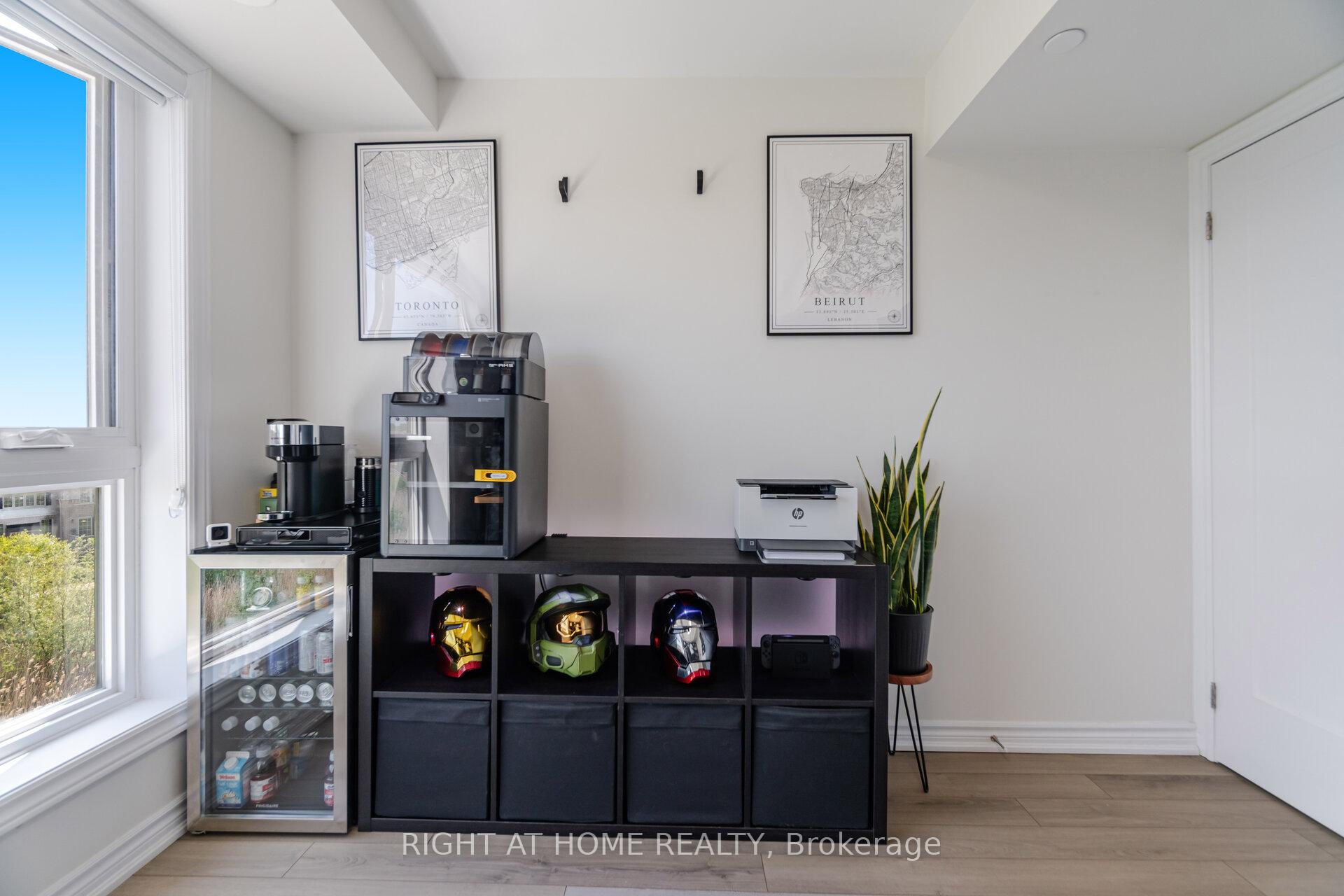 2 Bedrooms Condo at 349 Wheat Boom, Oakville For sale