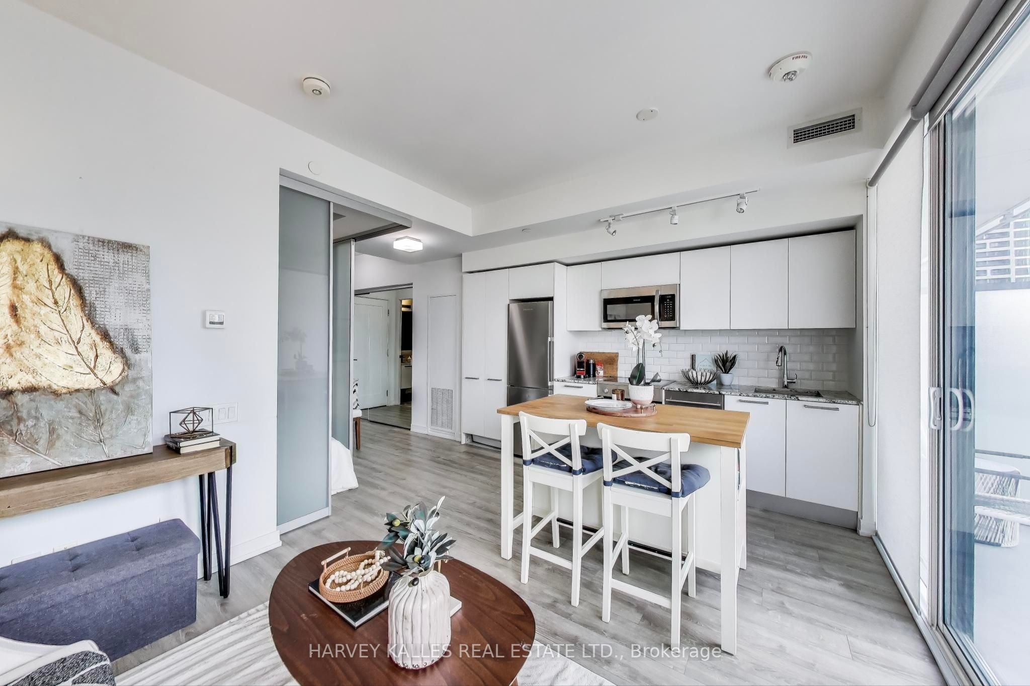 28 Wellesley Street E, #2408