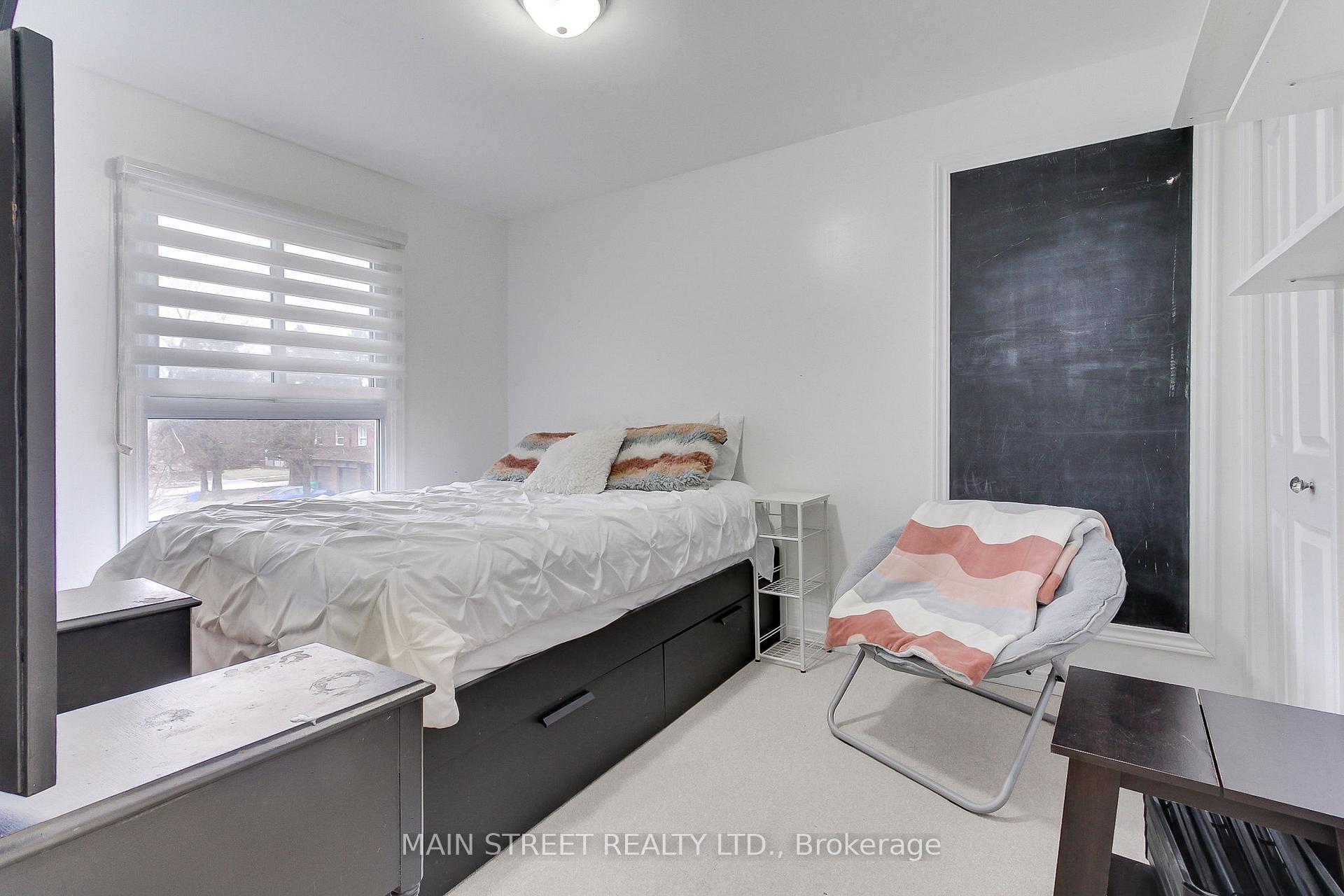 3 Bedrooms Condo at 725 Vermouth,  Mississauga For sale