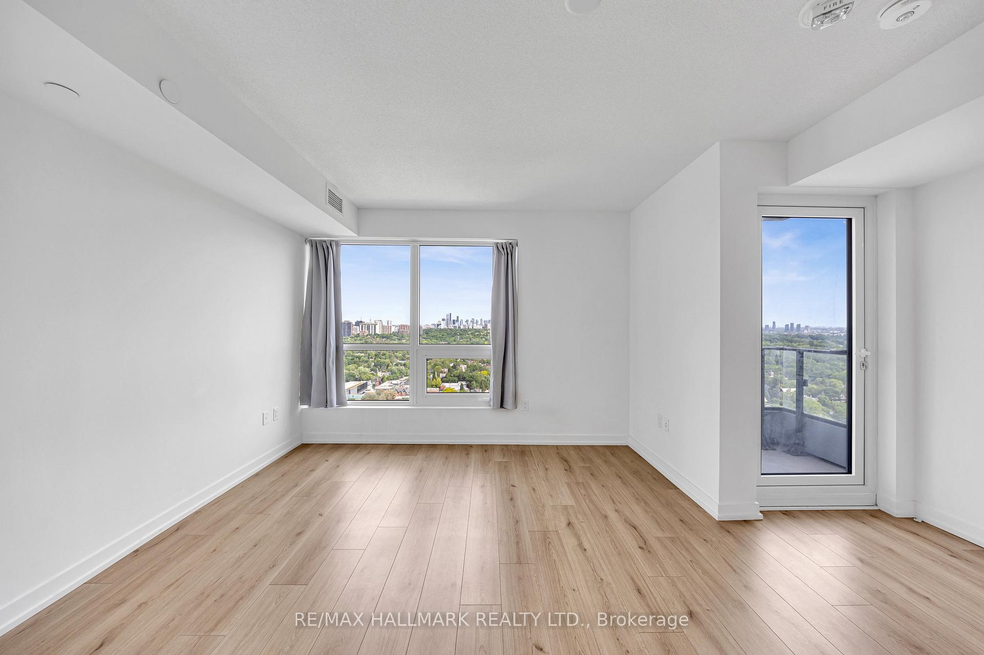 2 Bedrooms Condo at 395 Bloor, Toronto For sale
