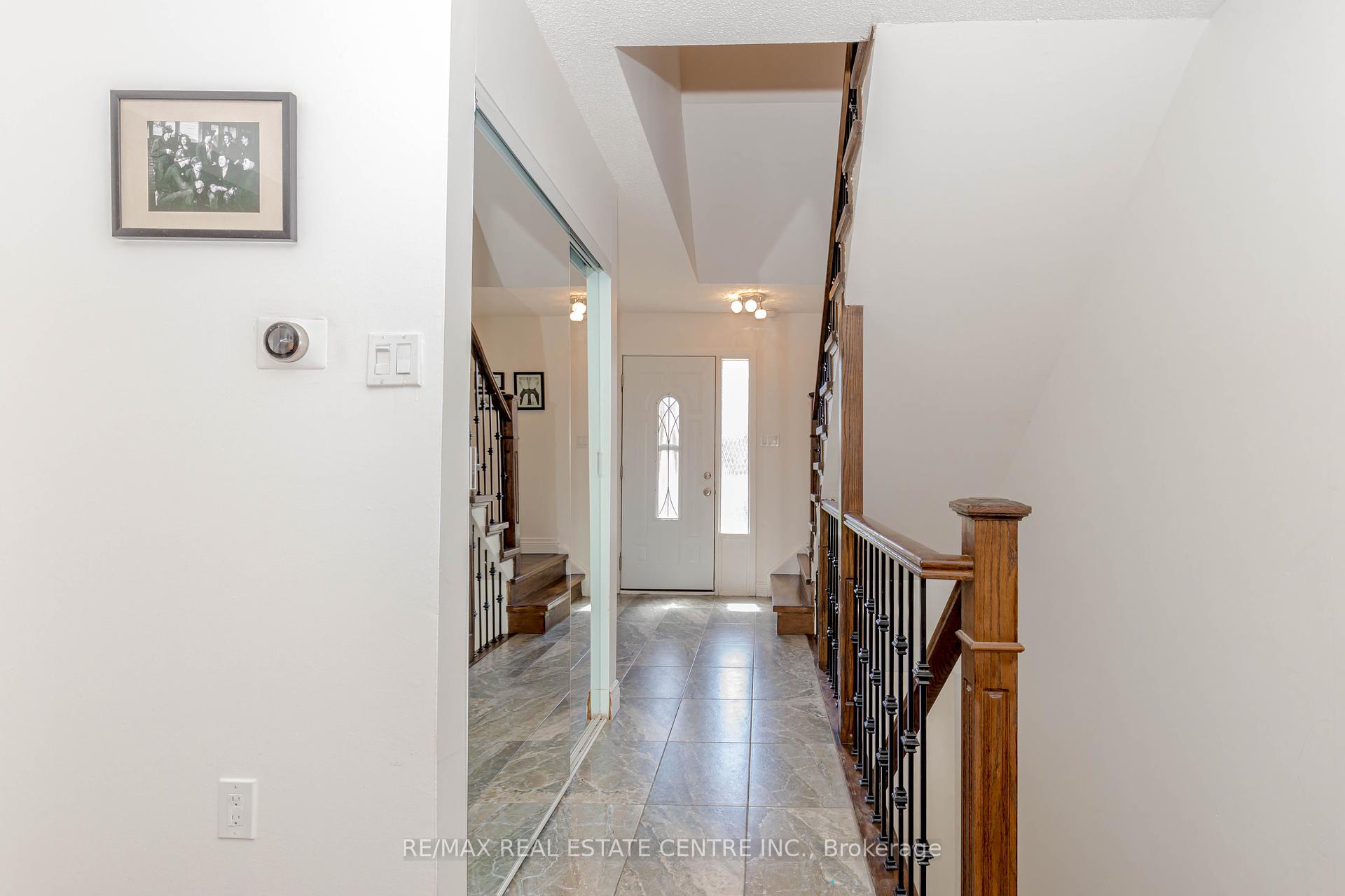 3 Bedrooms Condo at 1526 Lancaster,  Oakville For sale