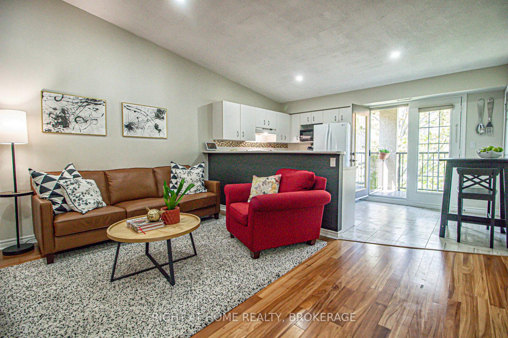 2 Bedrooms Condo at 1451 Walker’s, Burlington For sale