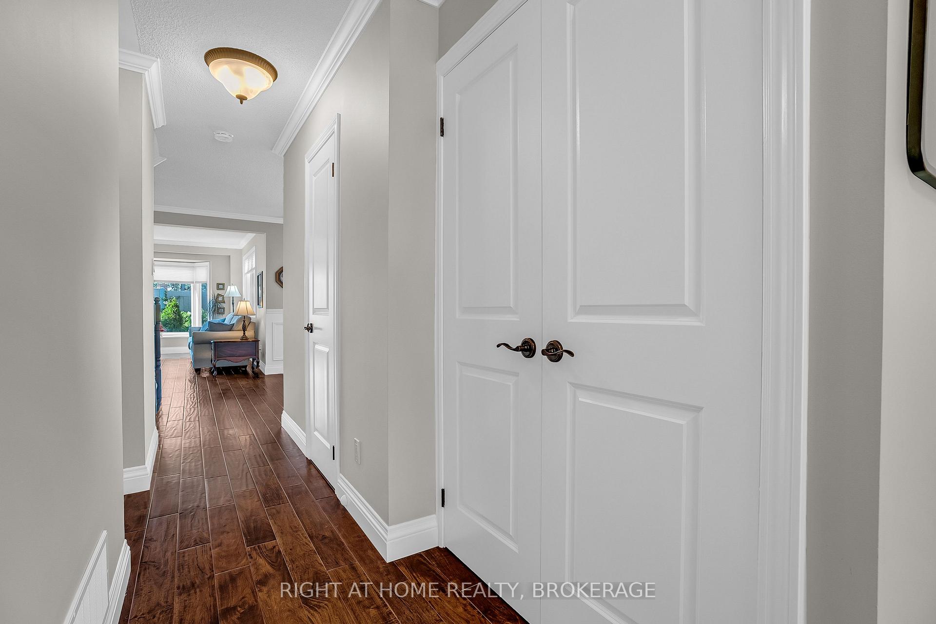 3 Bedrooms Condo at 3420 South Millway, Mississauga For sale